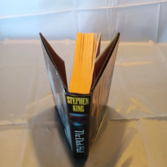 Stephen King Book - Picture 3 of 4